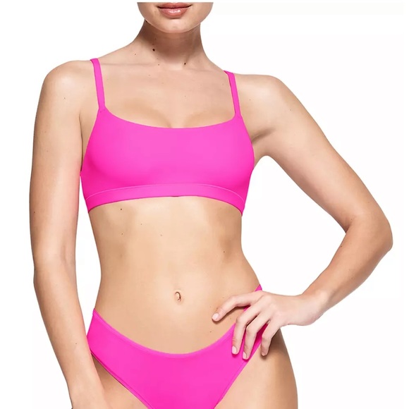 💖NEW SKIMS FITS EVERYBODY SCOOP NECK BRALETTE IN NEON PINK M L - Picture 3 of 5